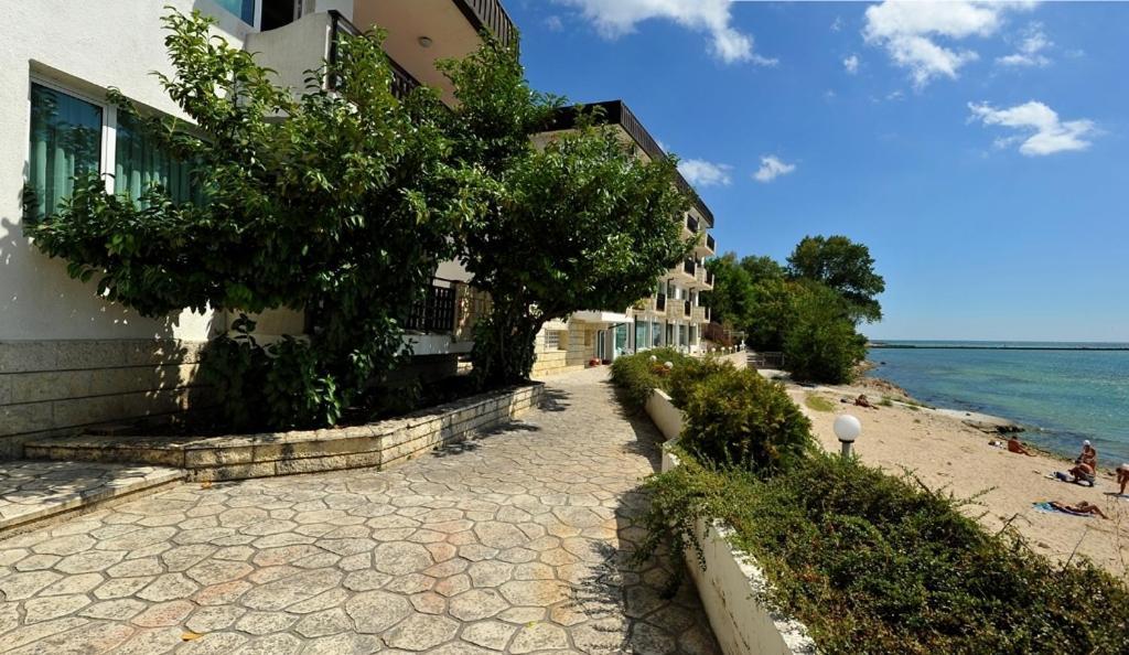 Oasis - Access מלון 3*